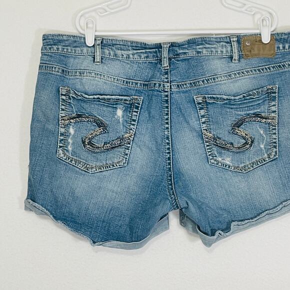 Silver Jeans Shorts Womens 22 Boyfriend Mid Rise Distressed Holes Faded Ripped - Picture 5 of 11